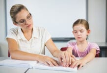 Differentiated Learning and Mouthwash Increases Dental Health in Visually Impaired Patients